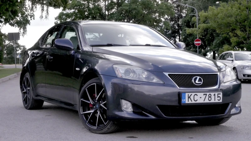 Lexus IS 220