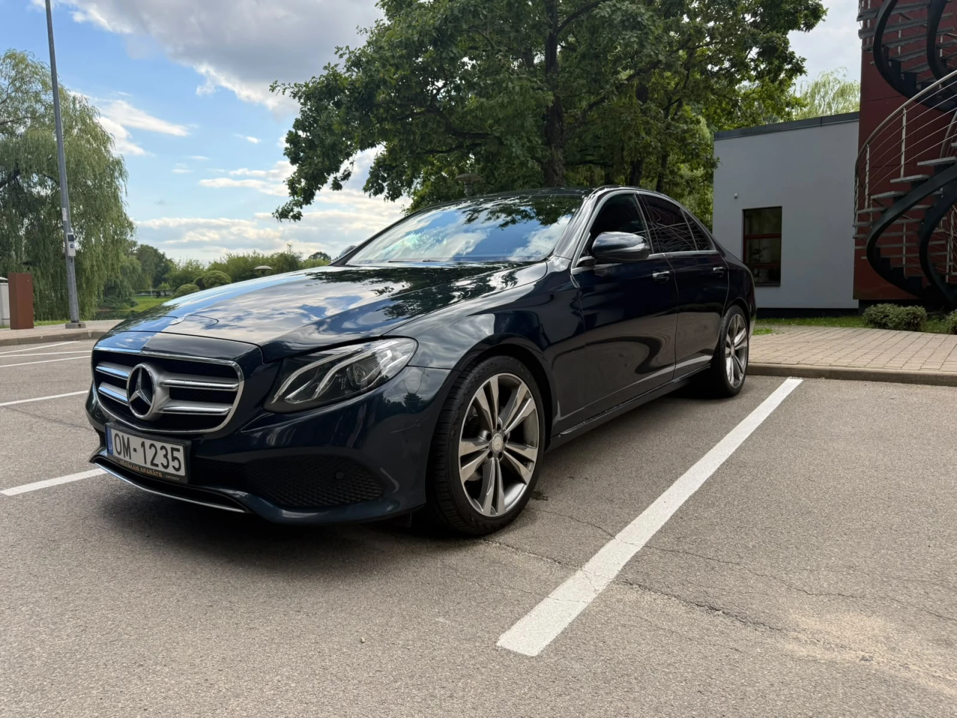 Mercedes-Benz E220