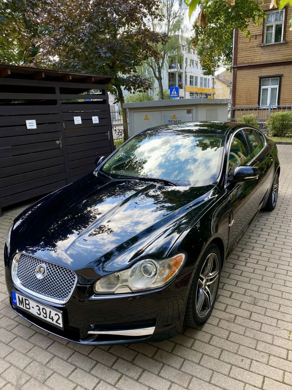 Jaguar XF