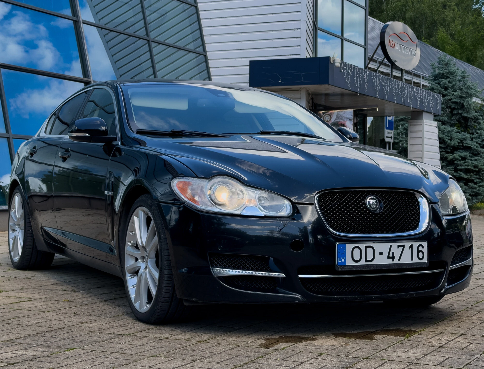 Jaguar XF