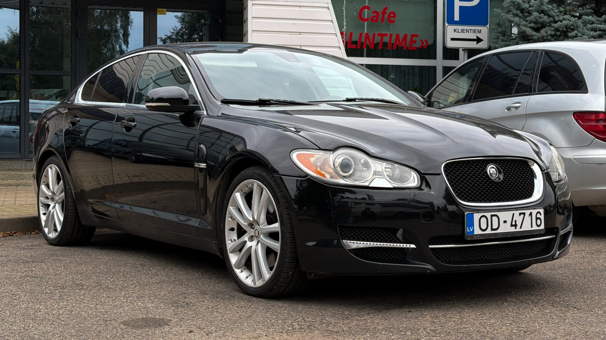 Jaguar XF