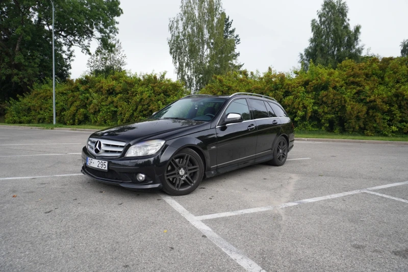 Mercedes-Benz C320