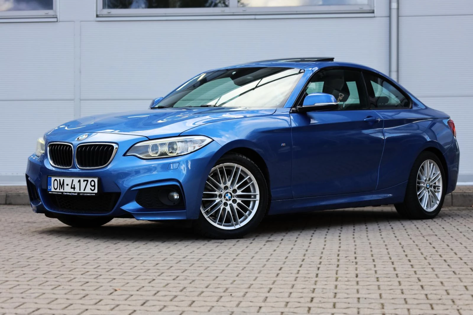 BMW 220