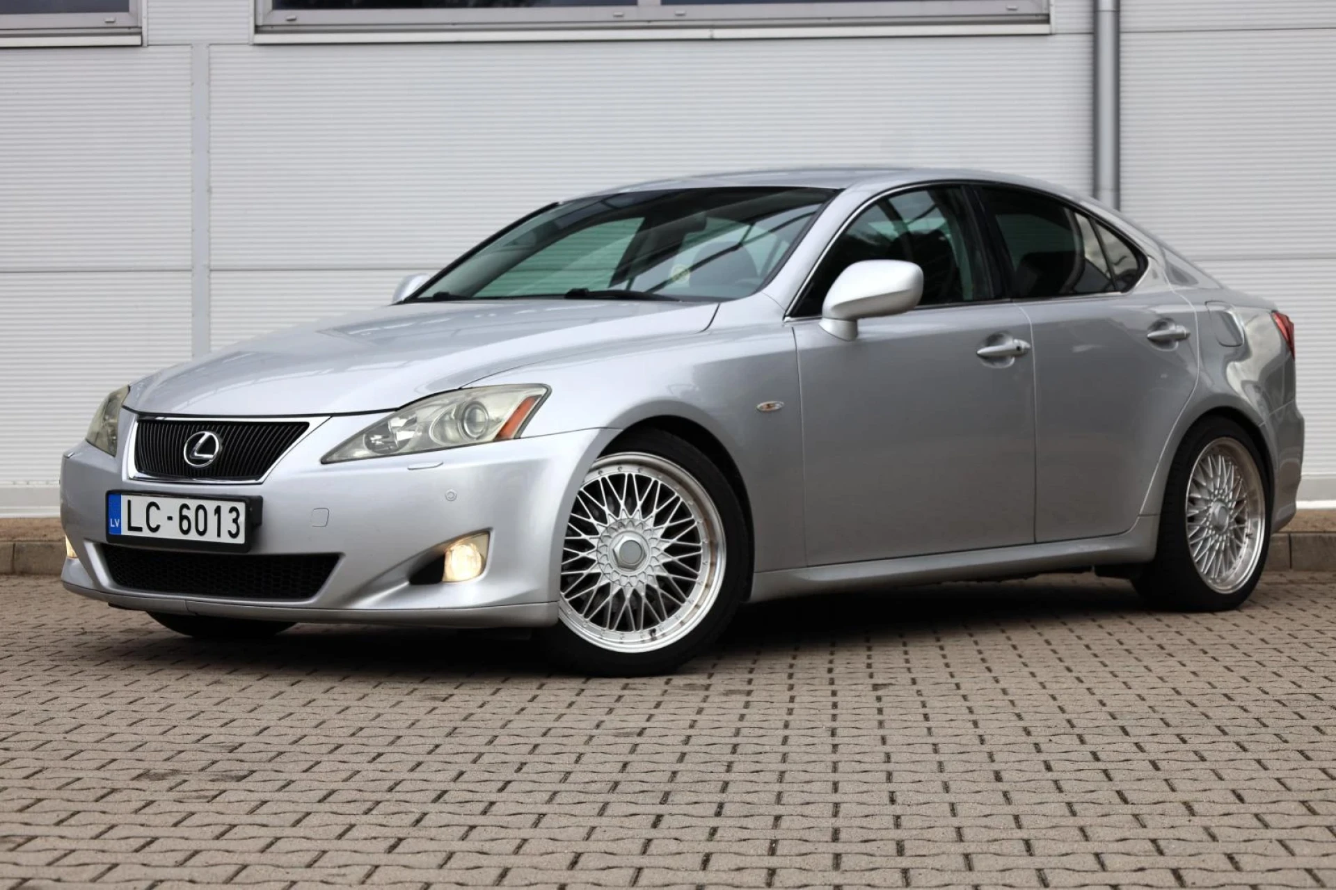 Lexus IS 220