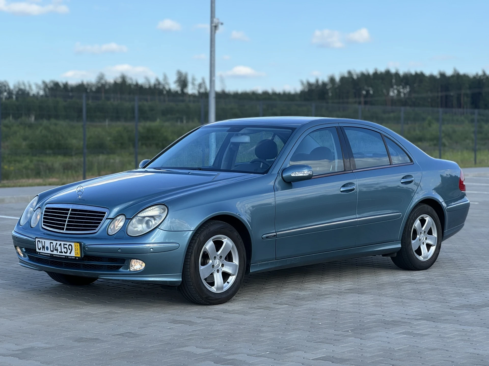 Mercedes-Benz E240
