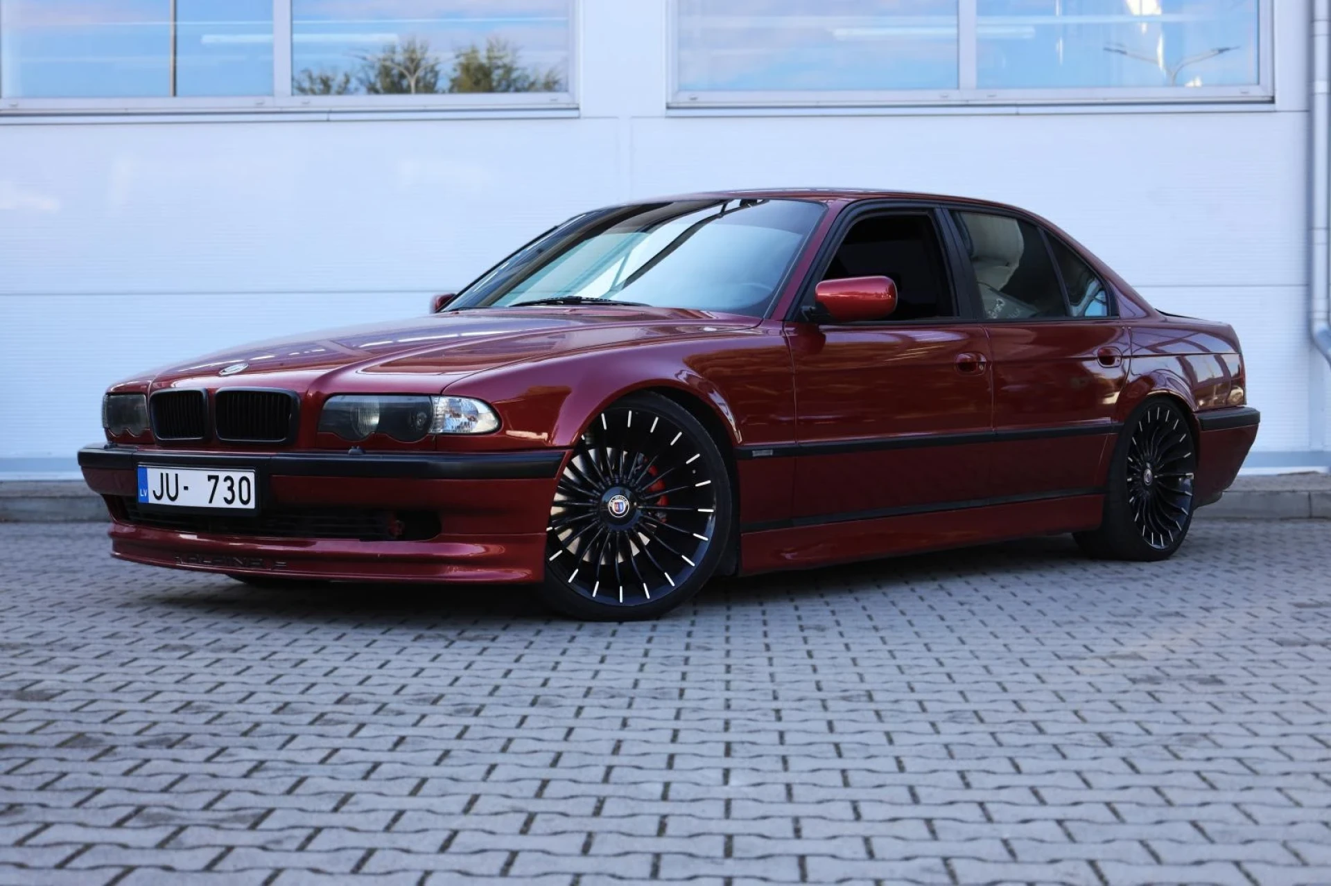 BMW 730