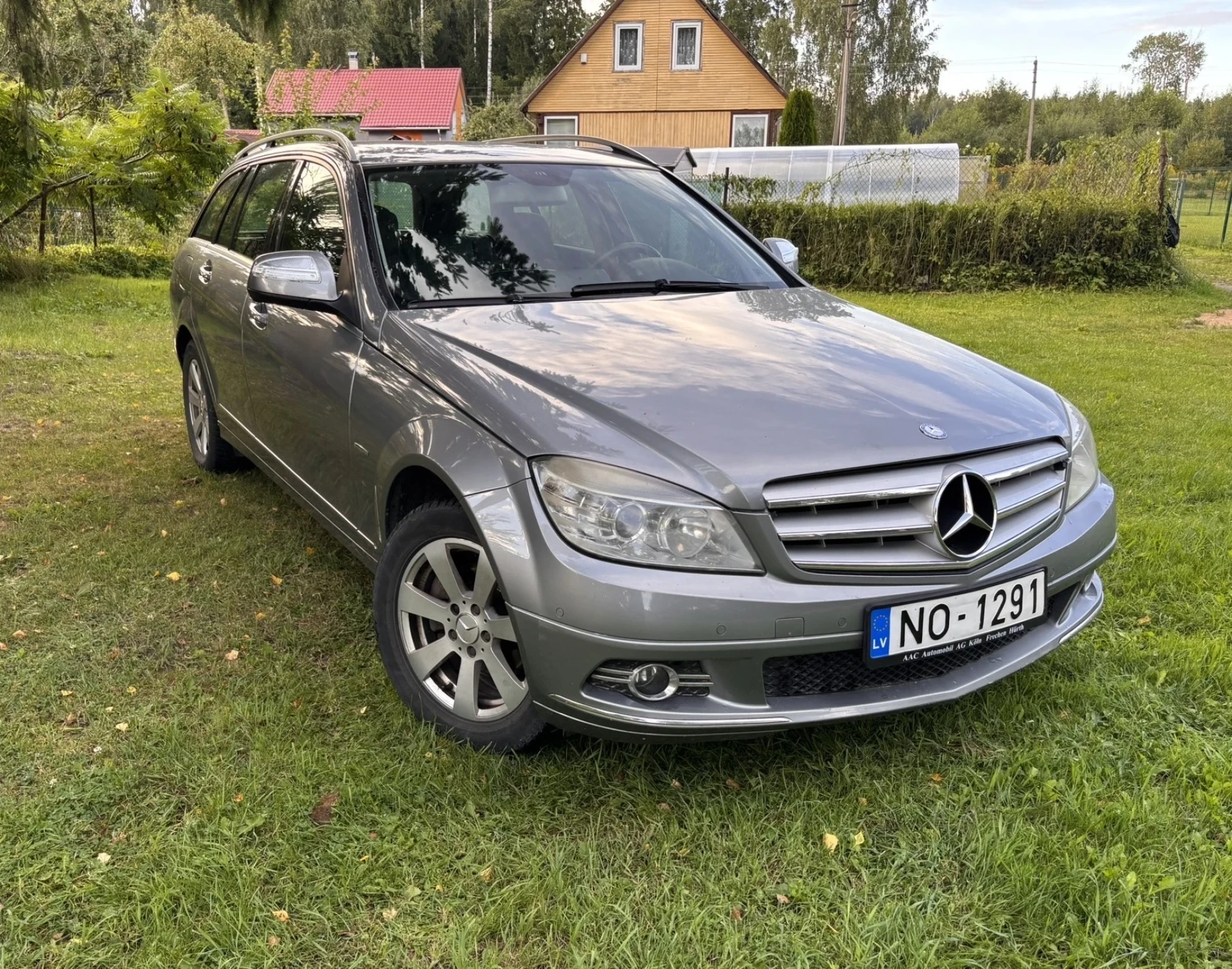 Mercedes-Benz C200