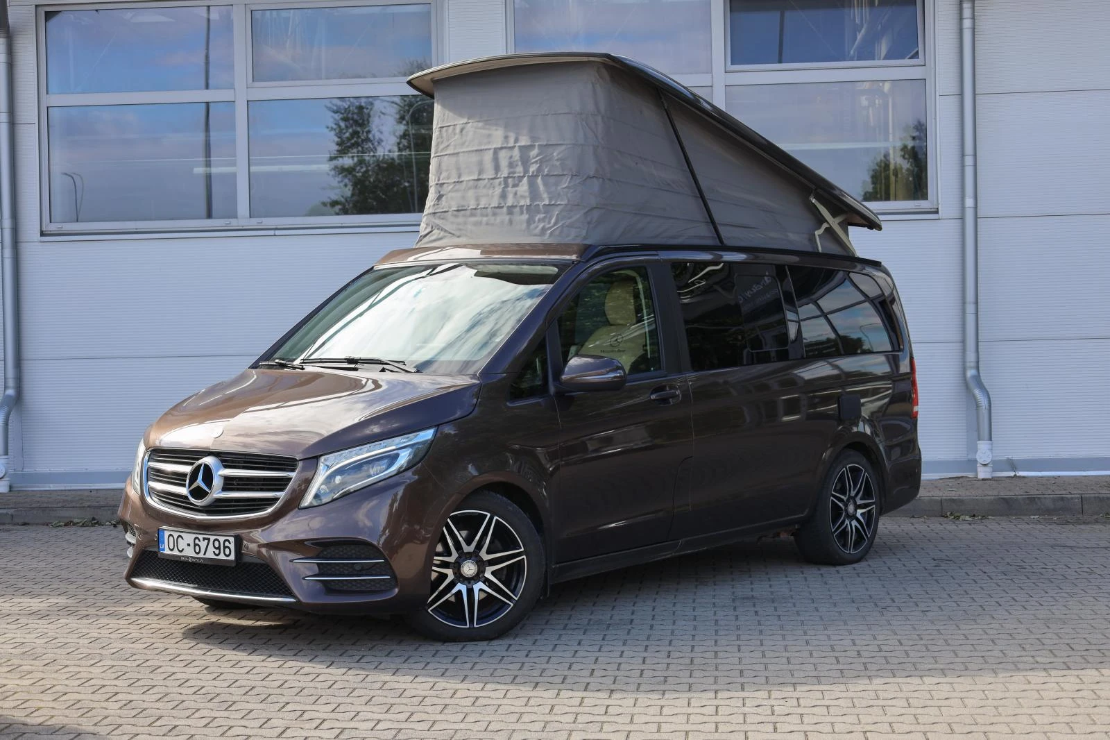 Mercedes-Benz V250