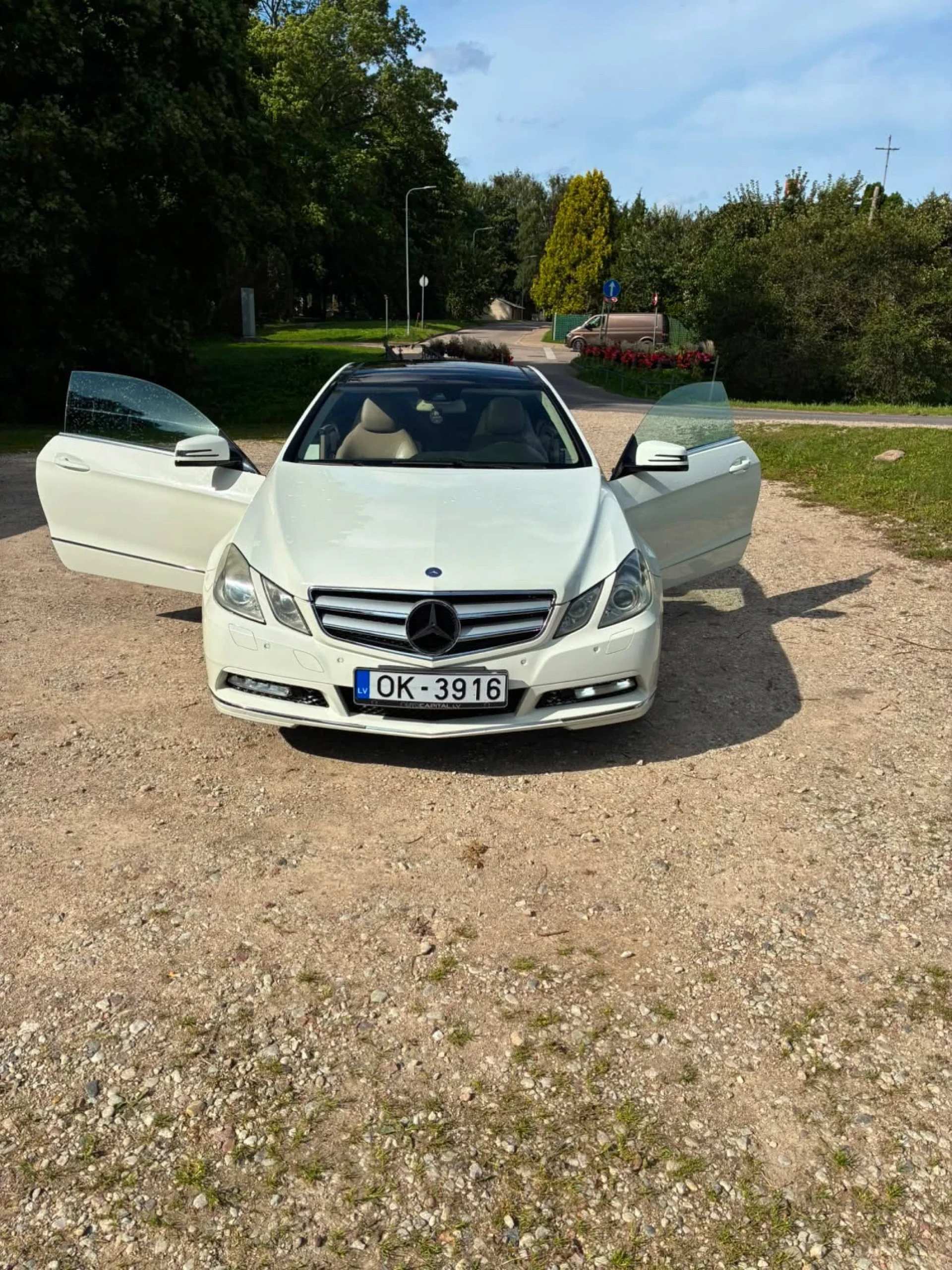 Mercedes-Benz E250