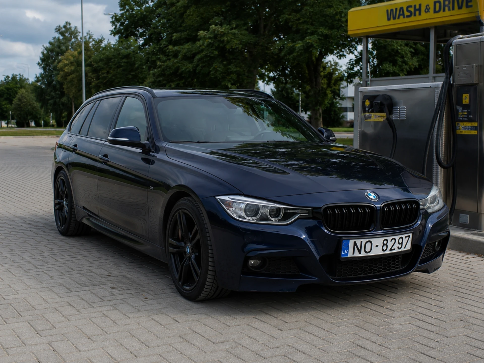 BMW 325