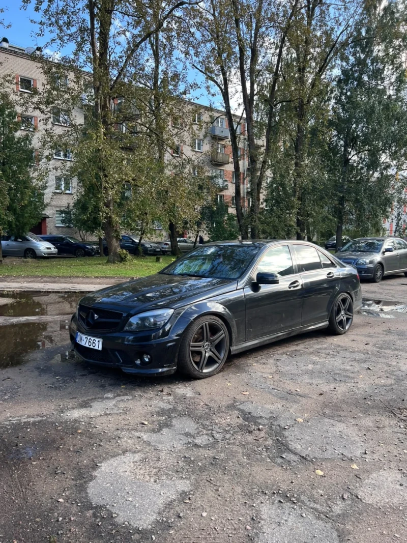 Mercedes-Benz C320