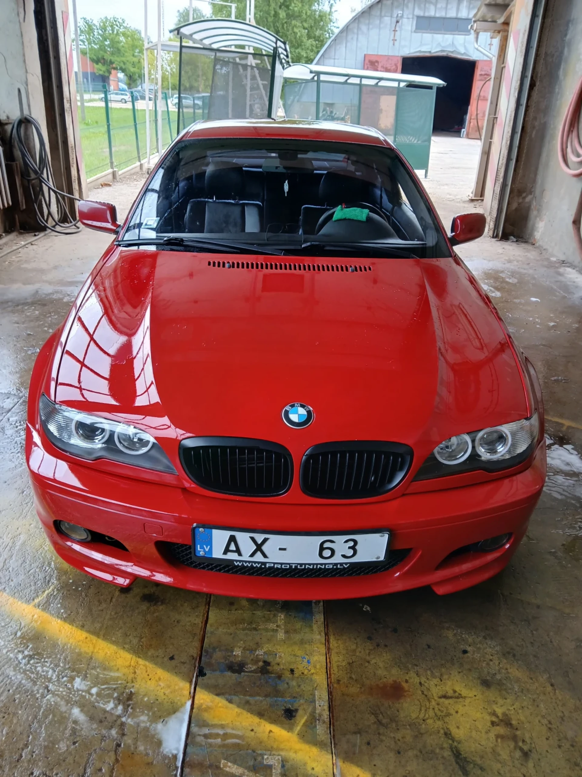 BMW 330
