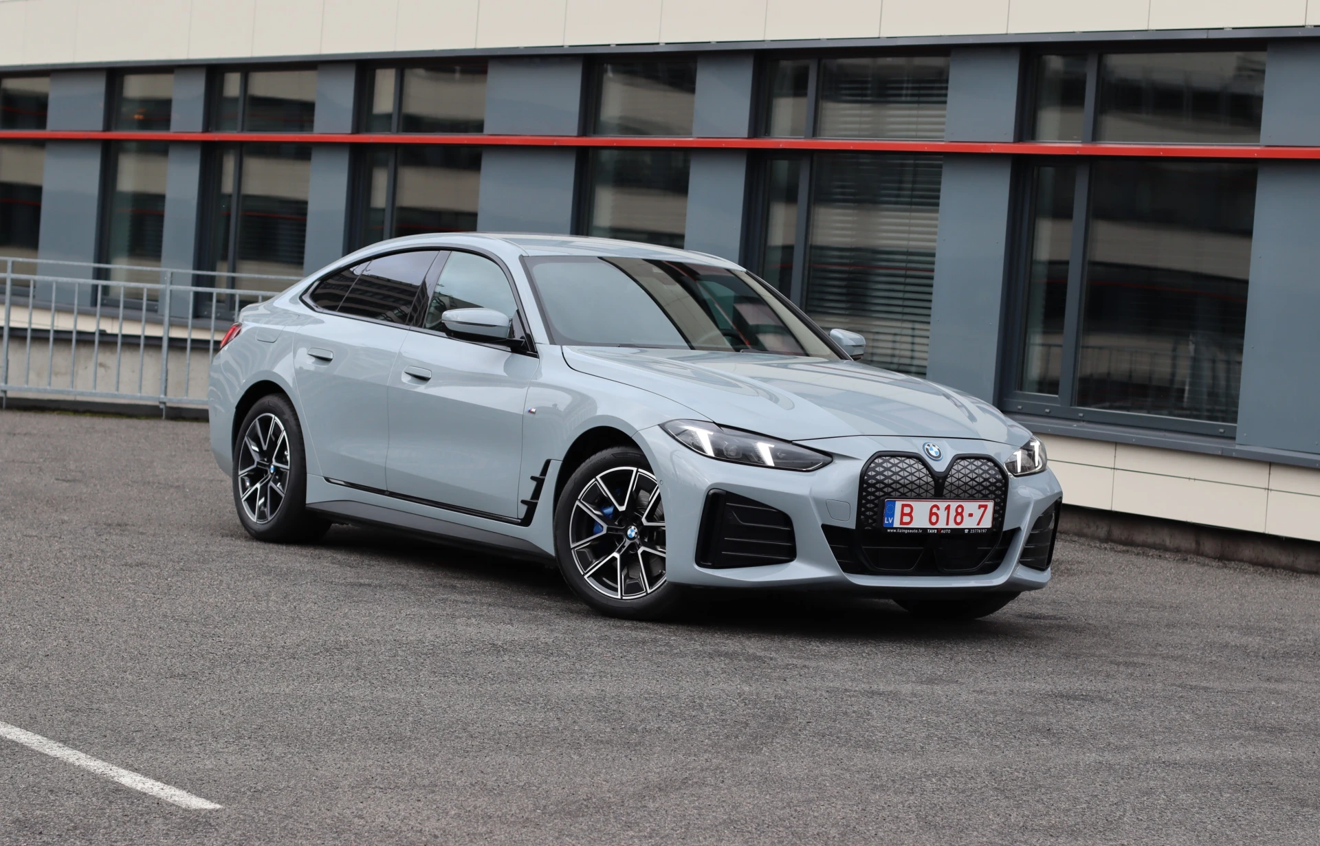 BMW i4