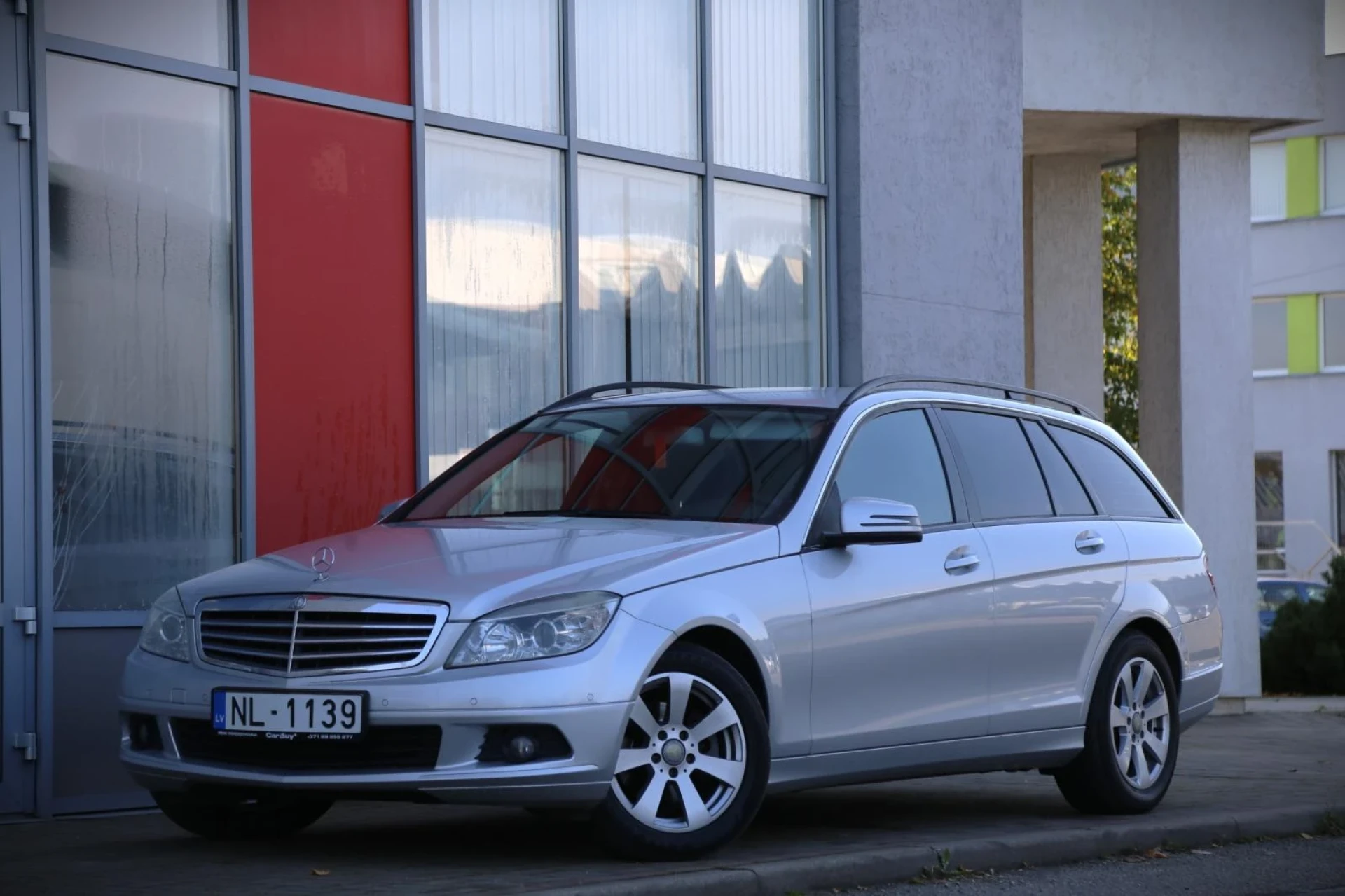 Mercedes-Benz C200