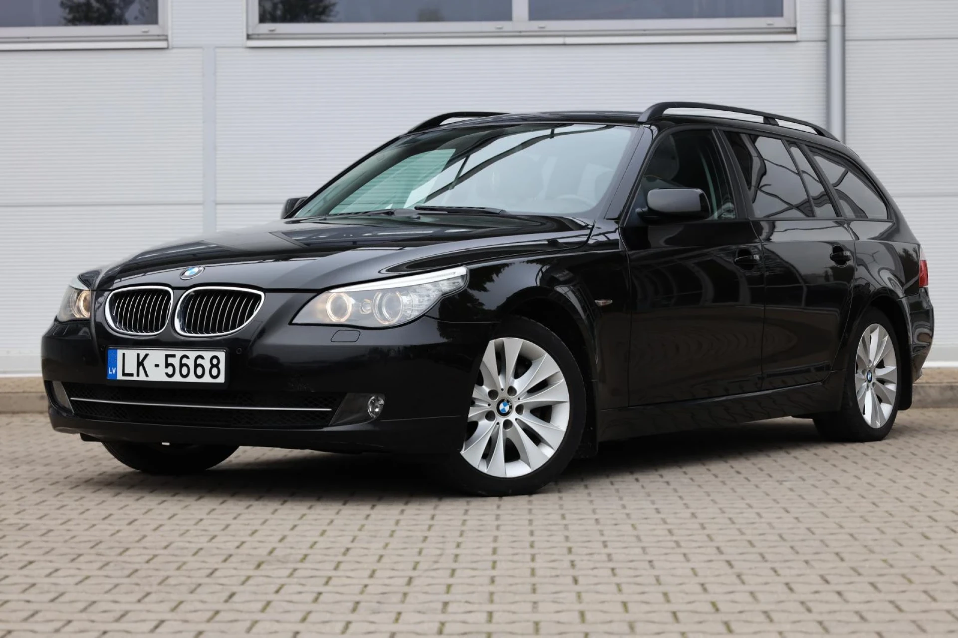 BMW 530