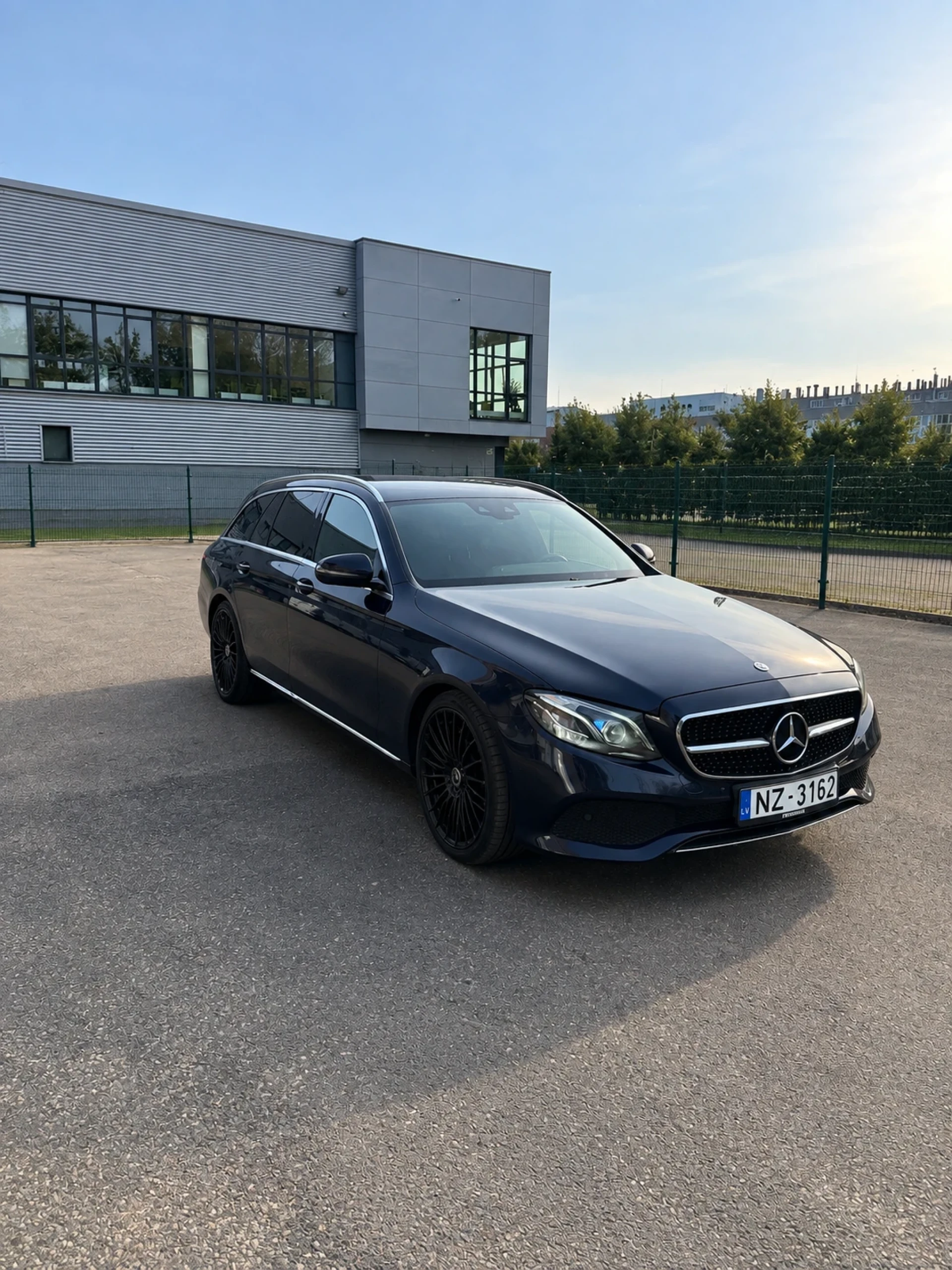 Mercedes-Benz E220