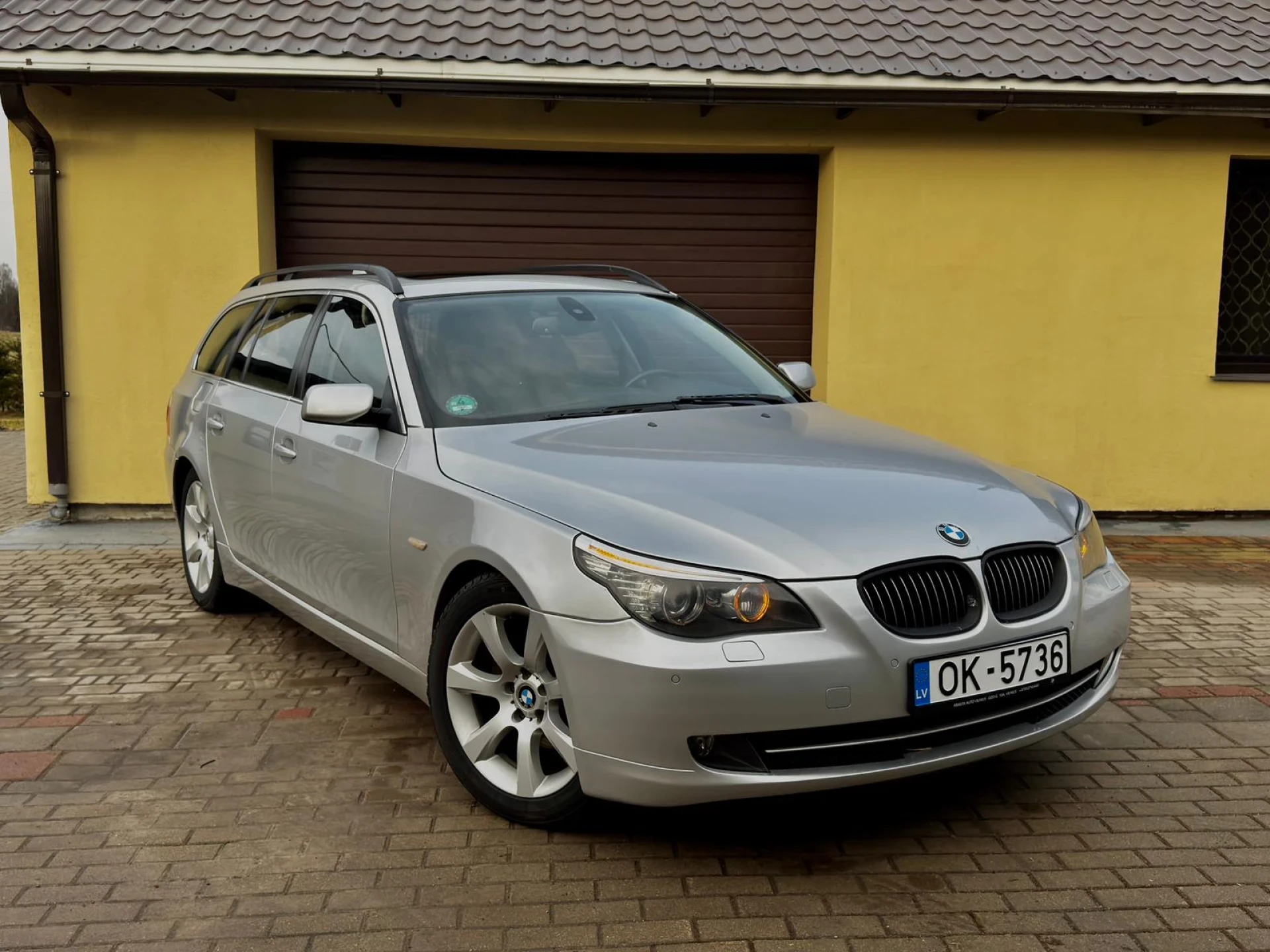 BMW 525