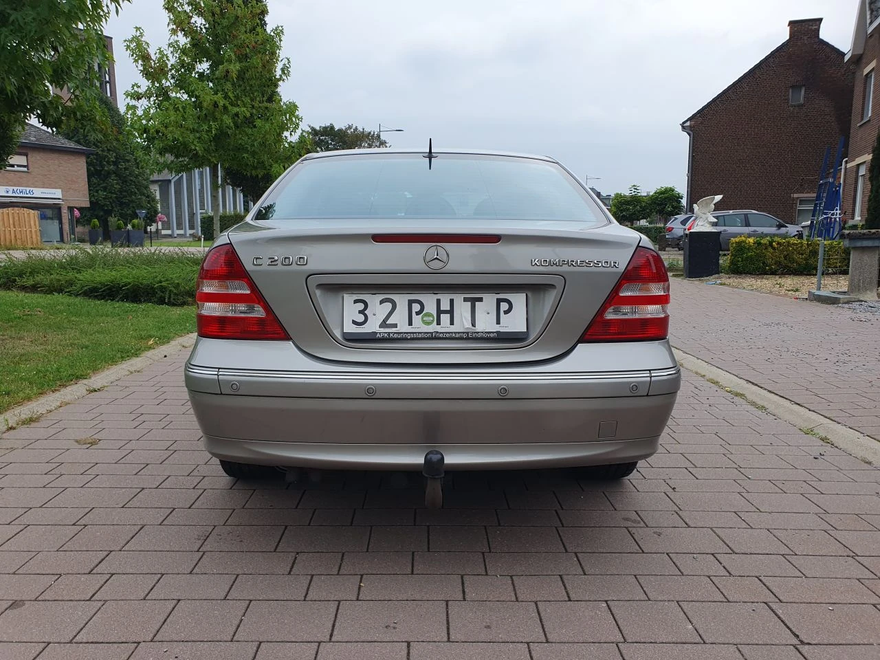 Mercedes-Benz C200