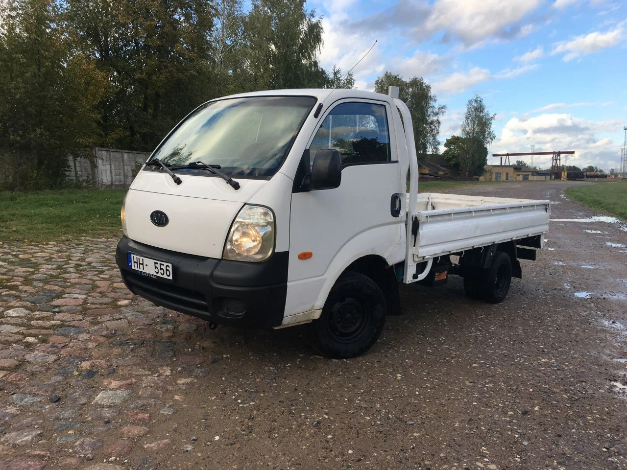 Kia K2700