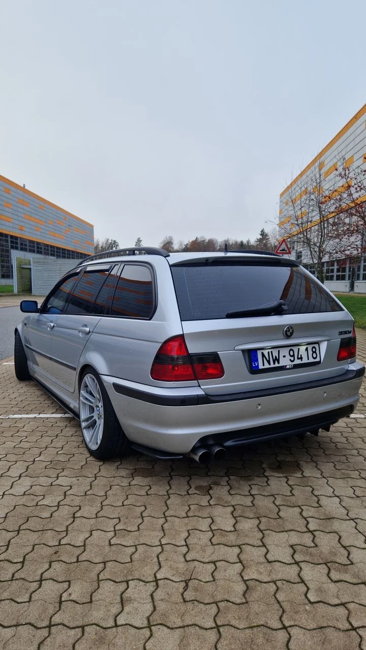 BMW 330