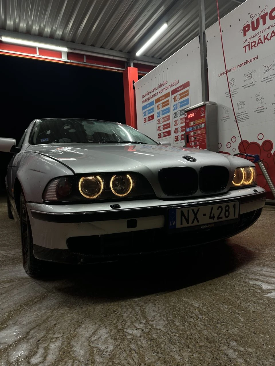 BMW 525