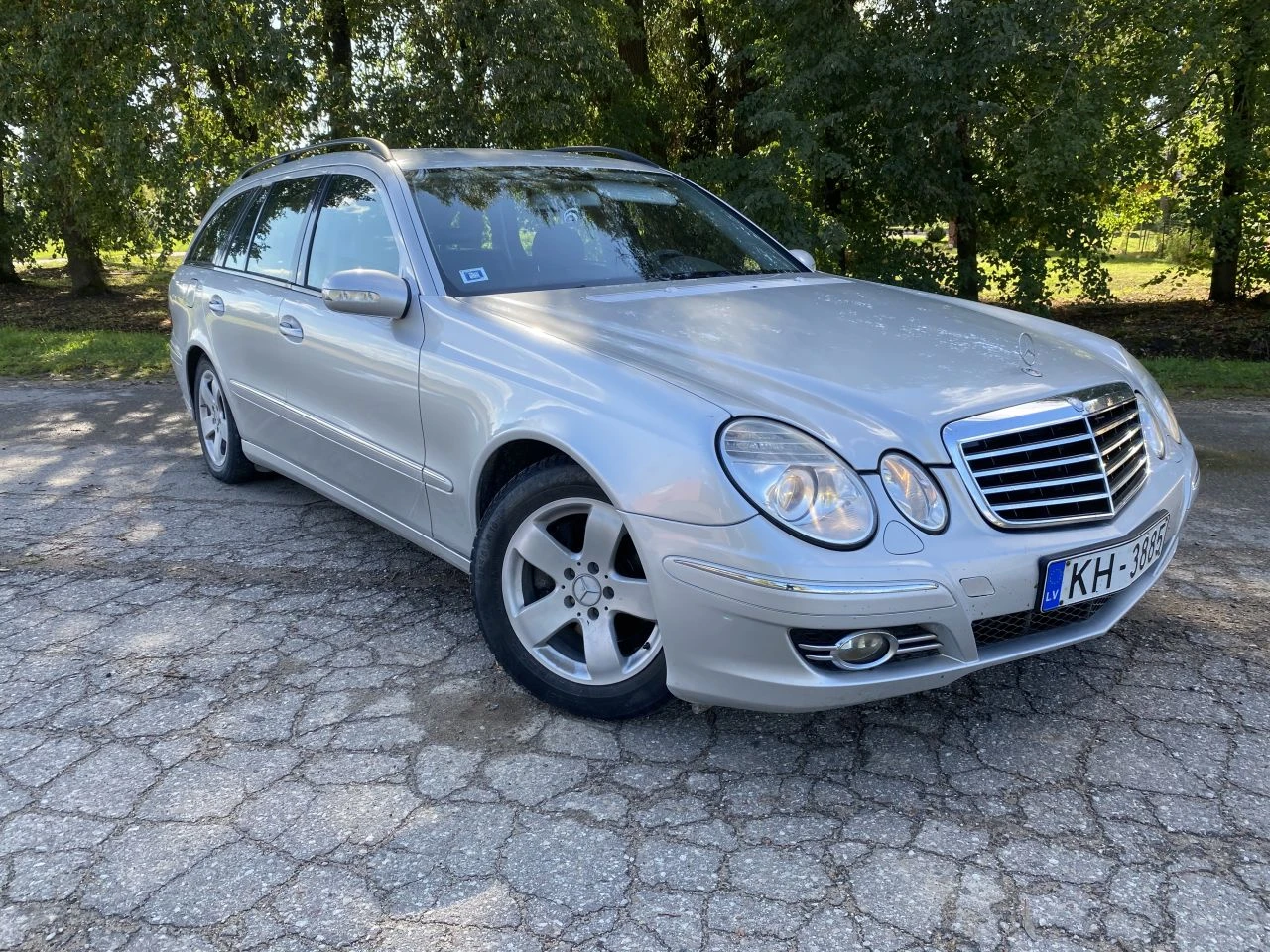 Mercedes-Benz E270