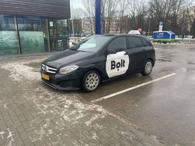 Mercedes-Benz B180
