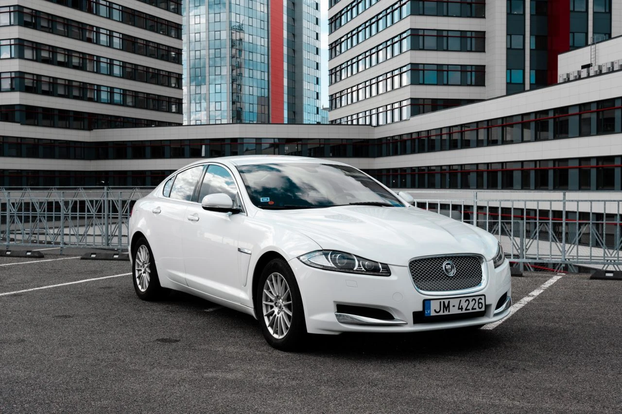 Jaguar XF