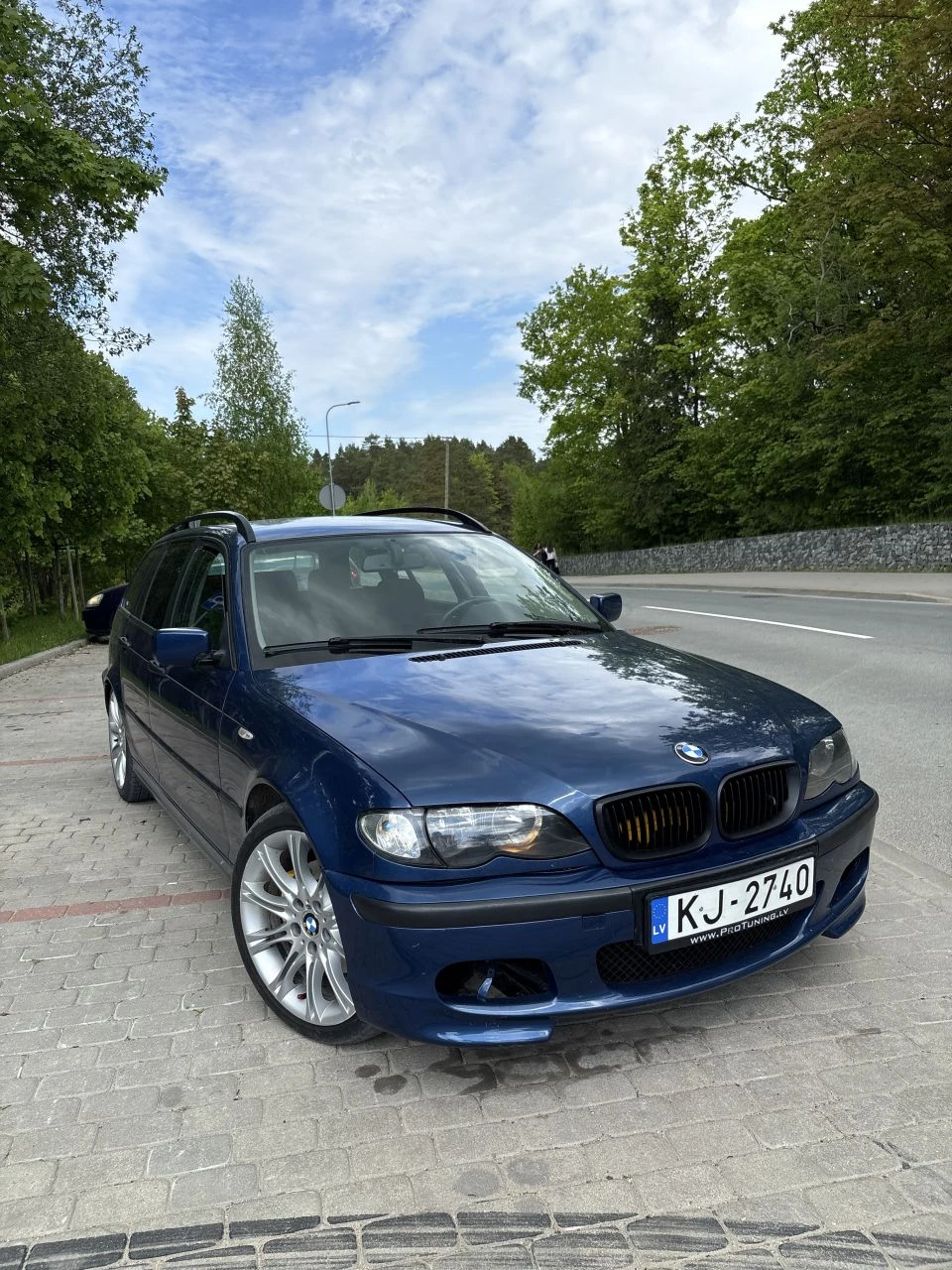 BMW 320