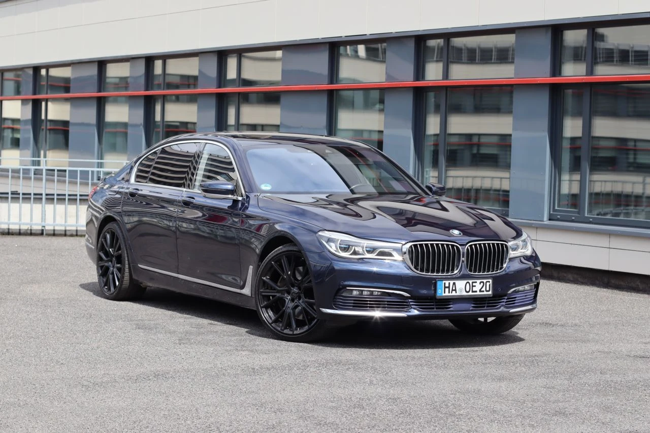 BMW 750