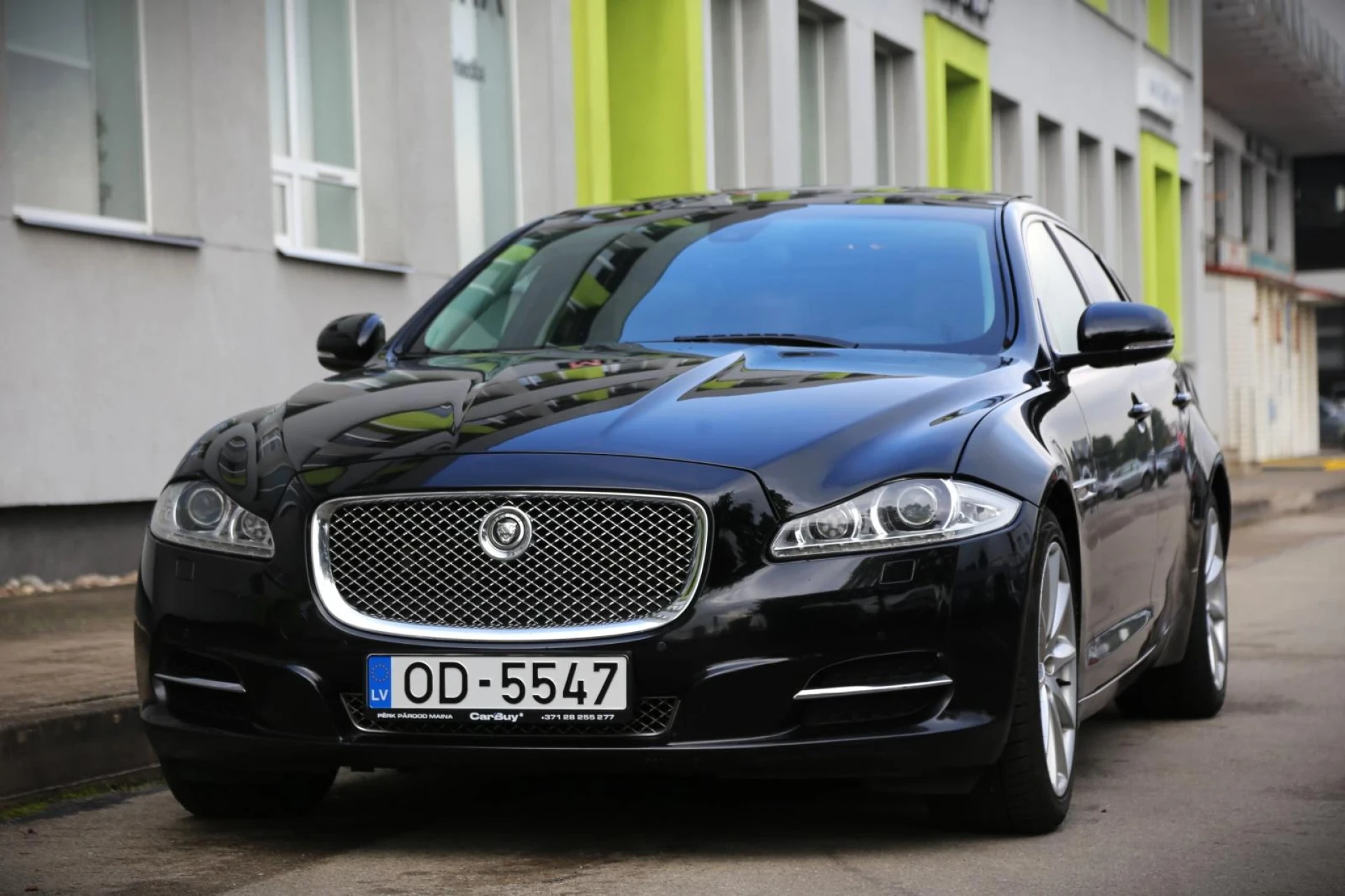 Jaguar XJ