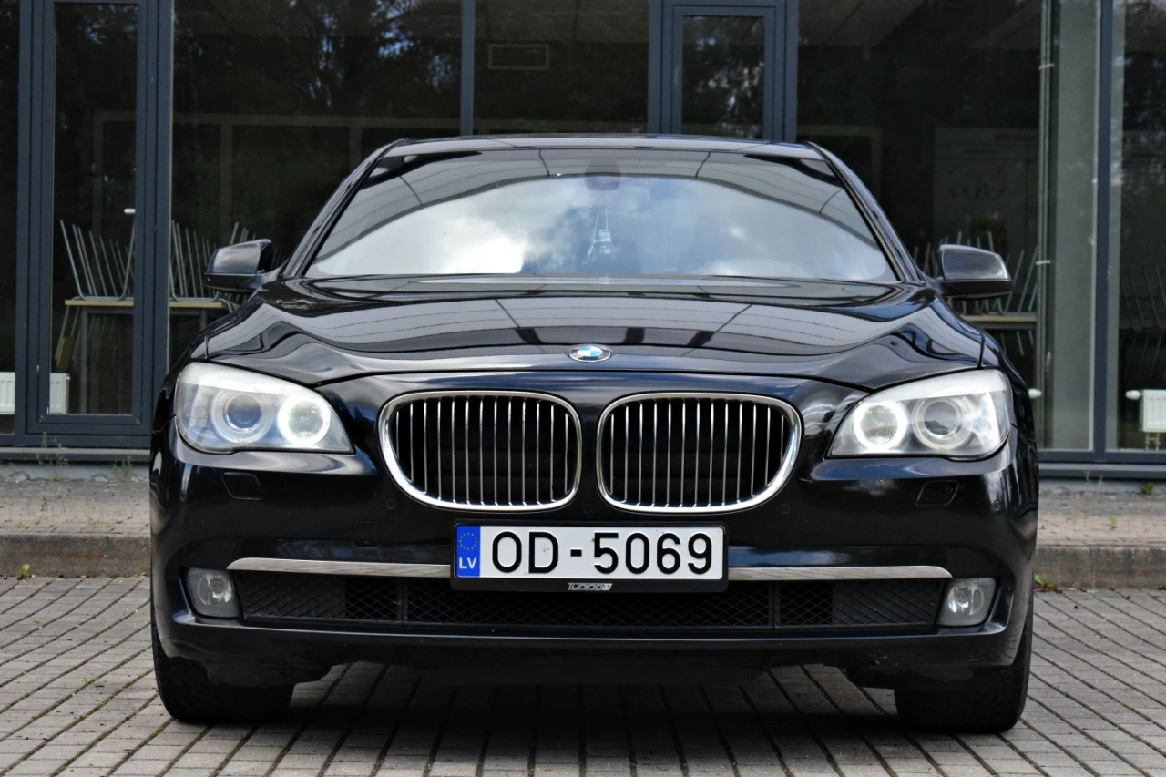 BMW 730