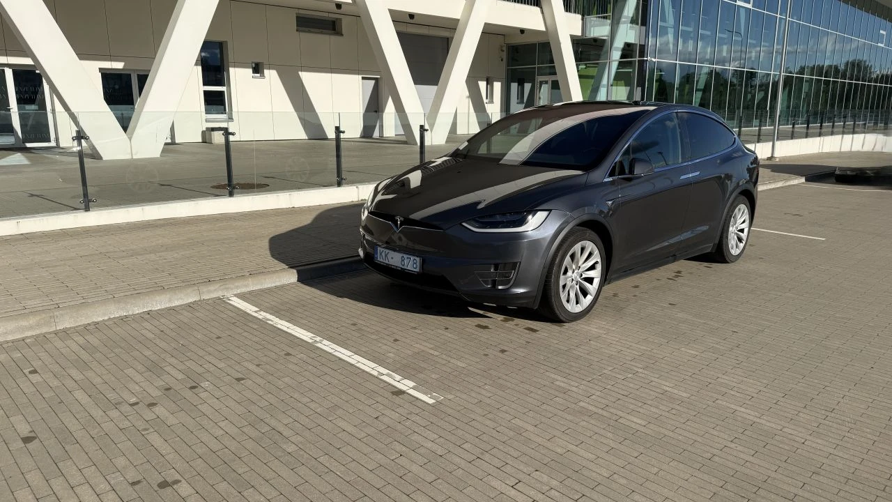 Tesla Model X