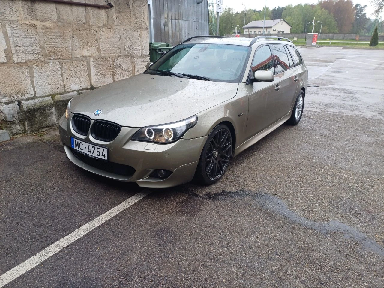 BMW 525