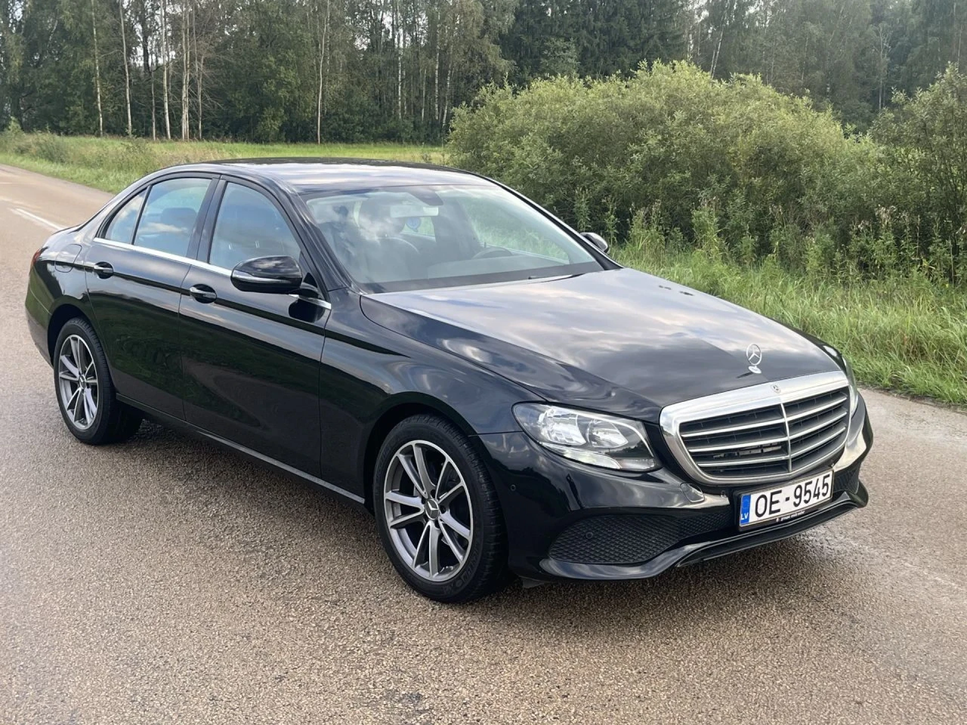 Mercedes-Benz E200