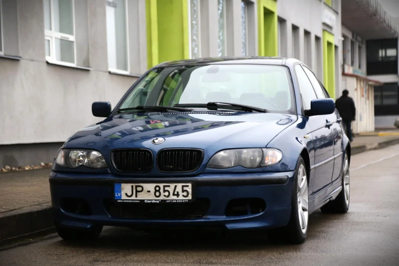 BMW 330