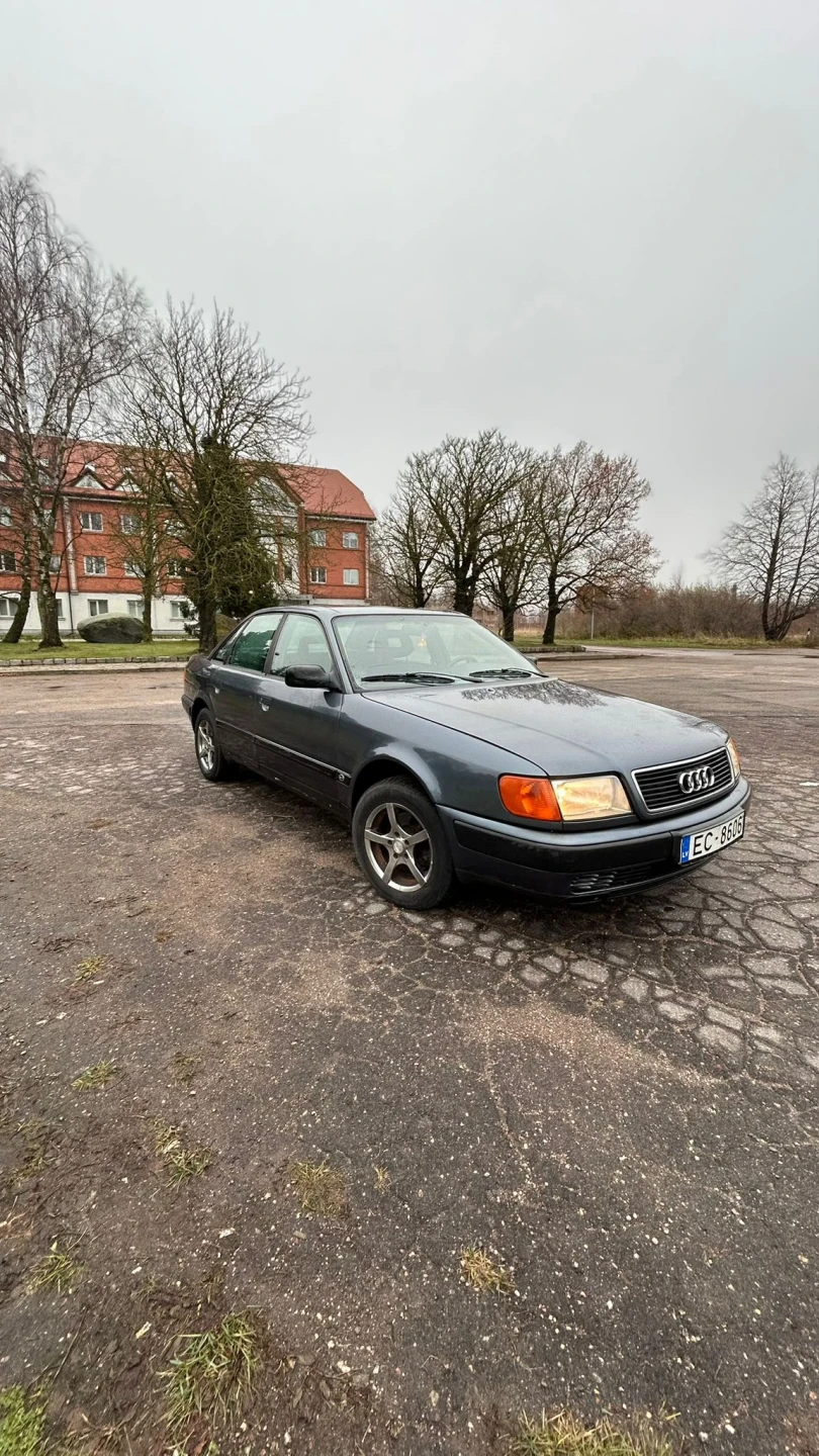 Audi 100