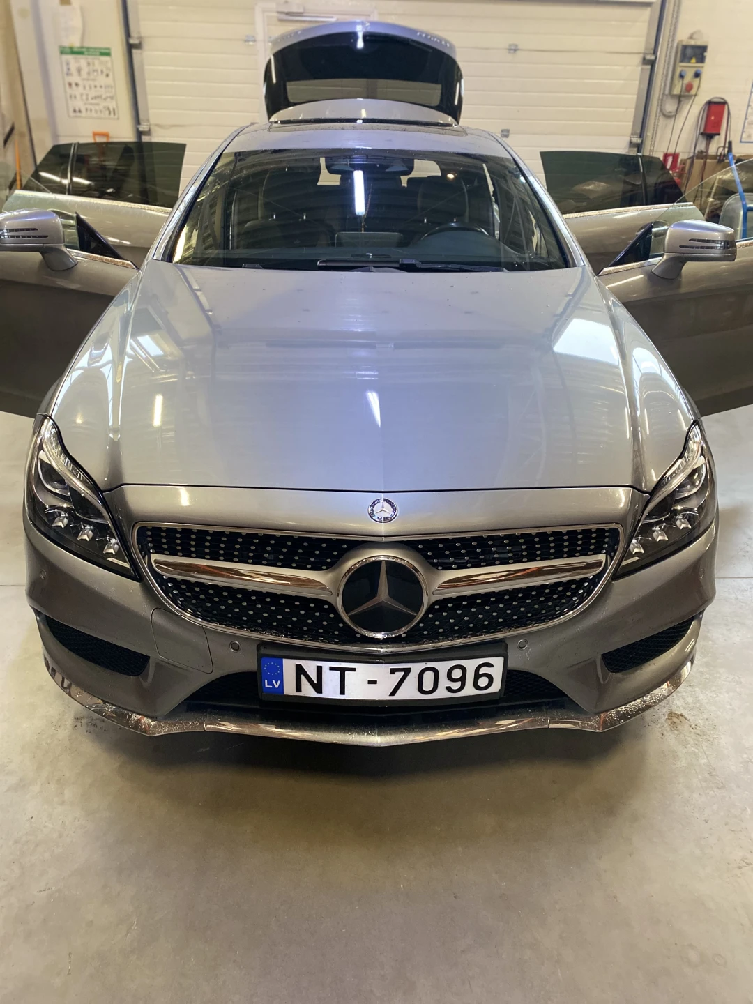 Mercedes-Benz CLS350