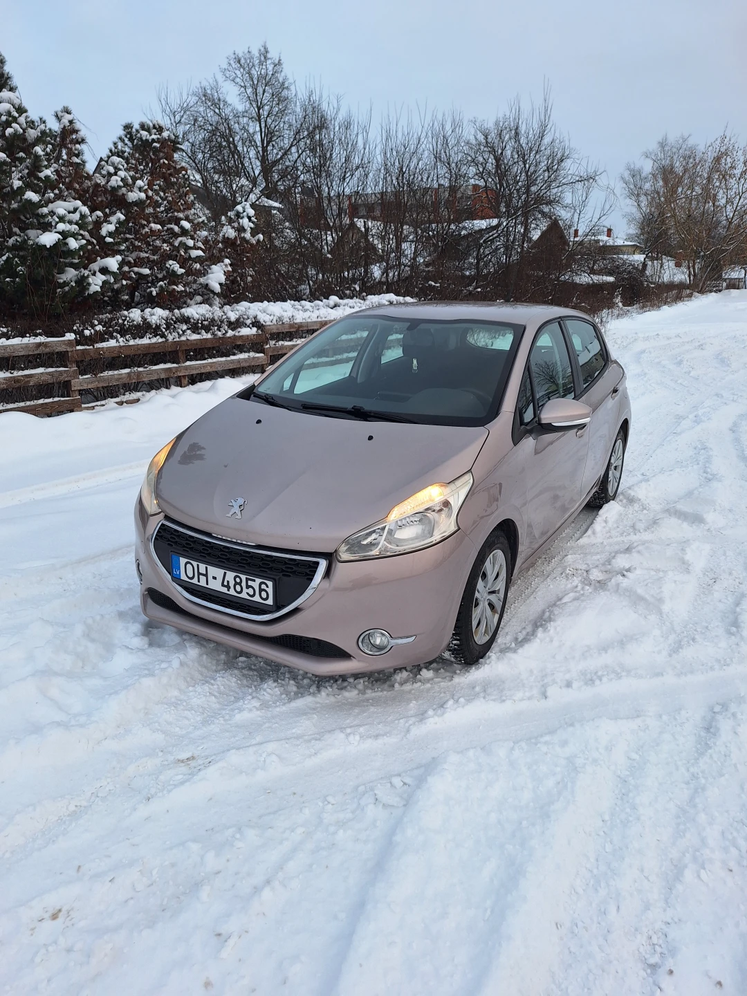 Peugeot 208
