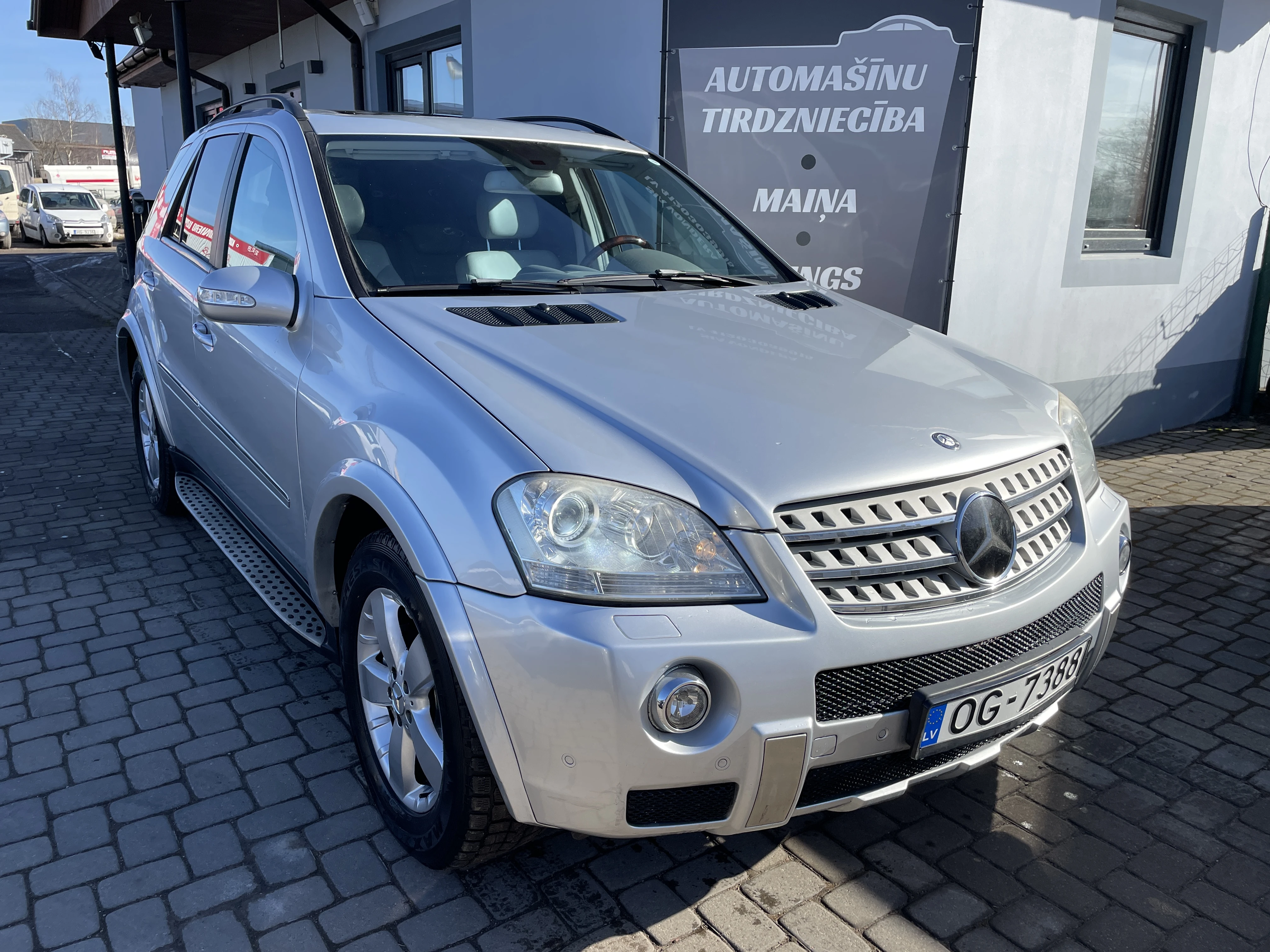 Mercedes-Benz ML420