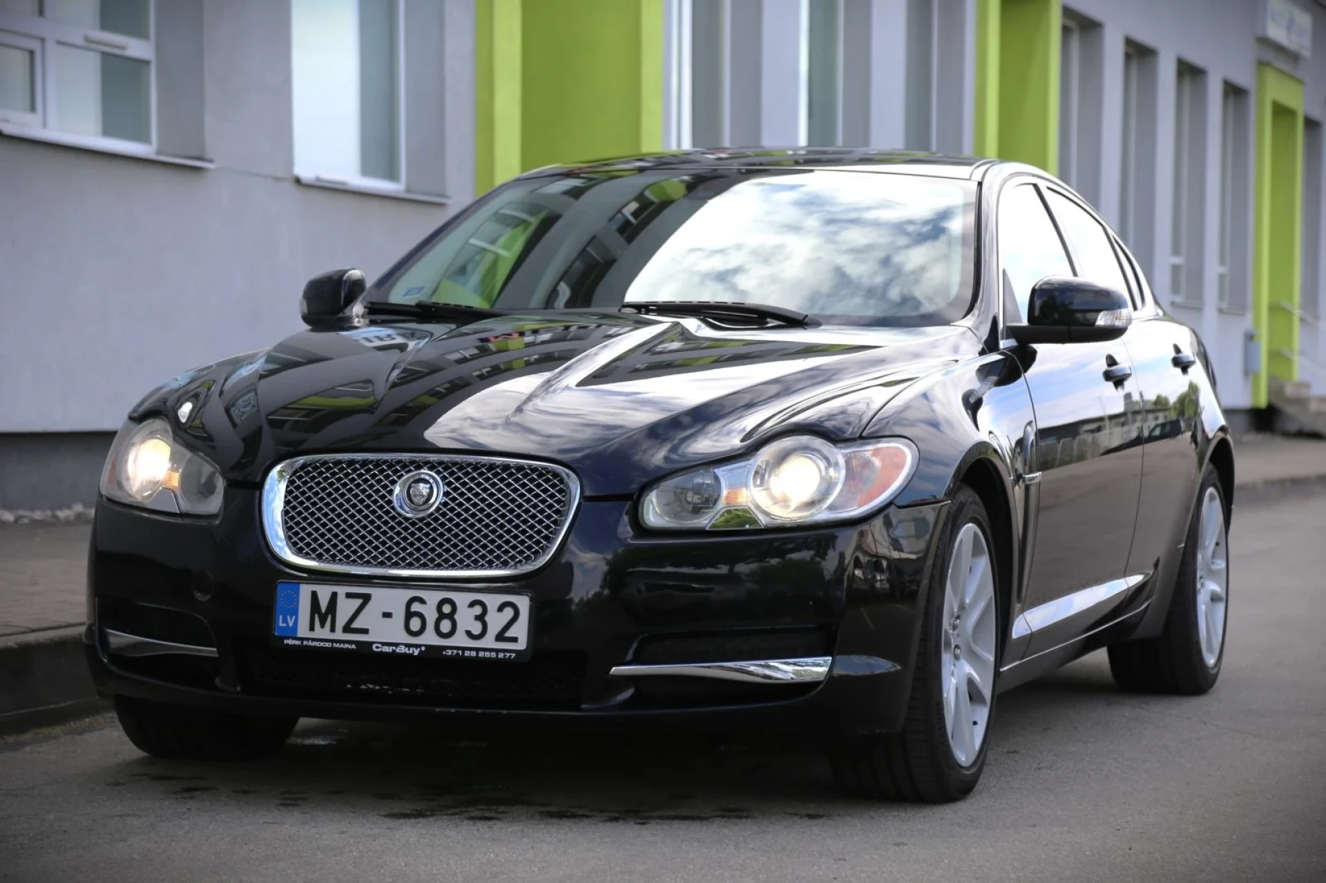 Jaguar XF