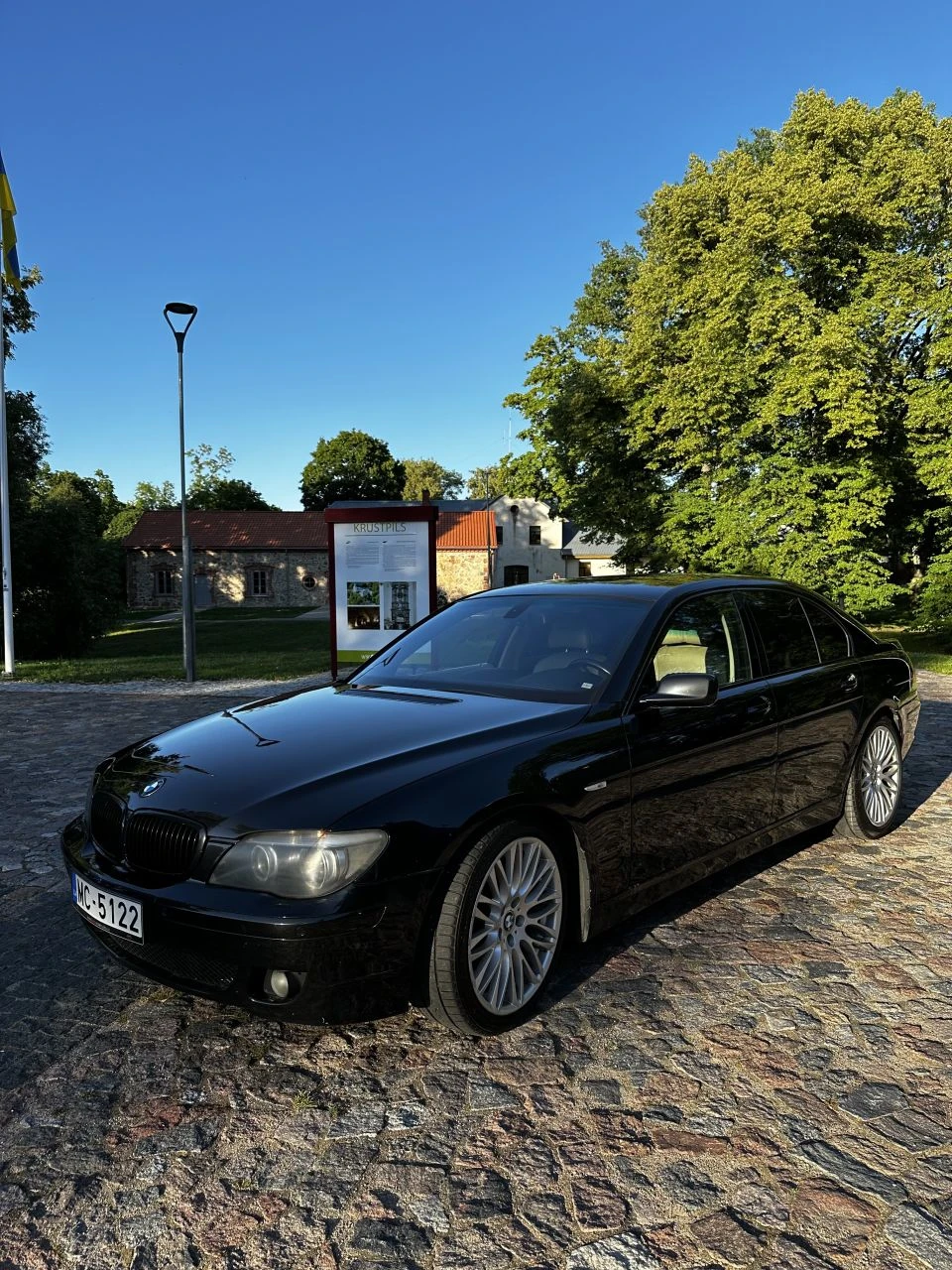 BMW 730
