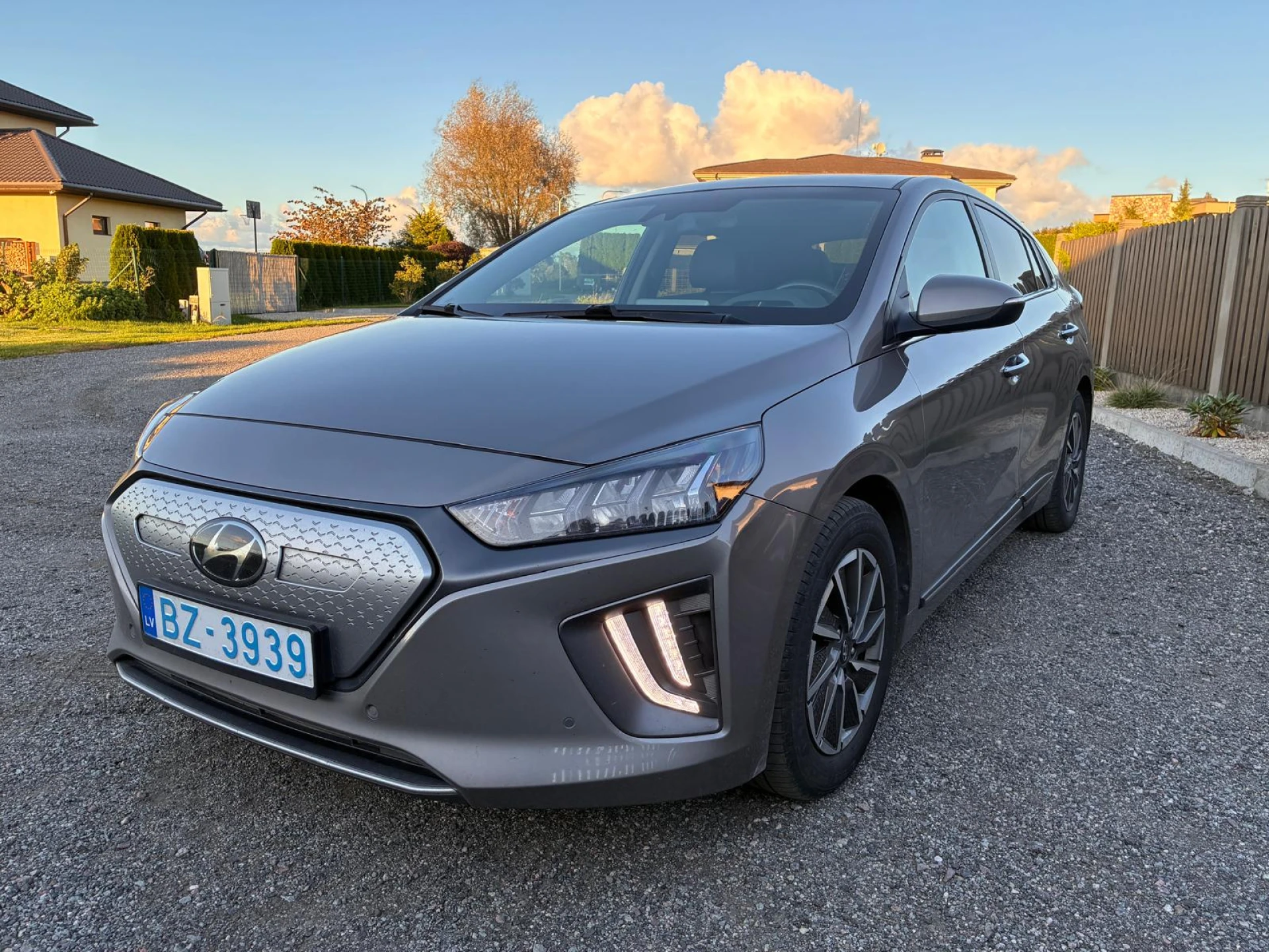 Hyundai IONIQ