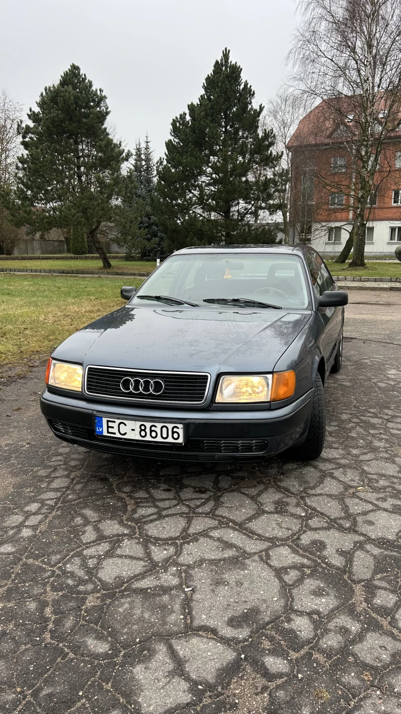 Audi 100