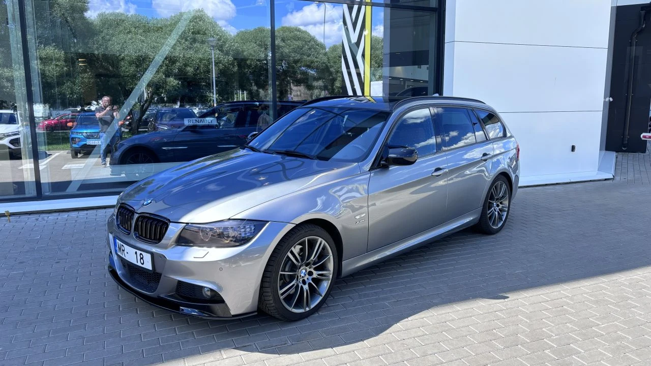 BMW 330