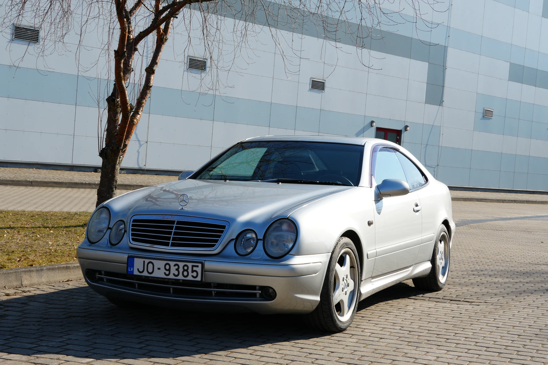 Mercedes-Benz CLK320
