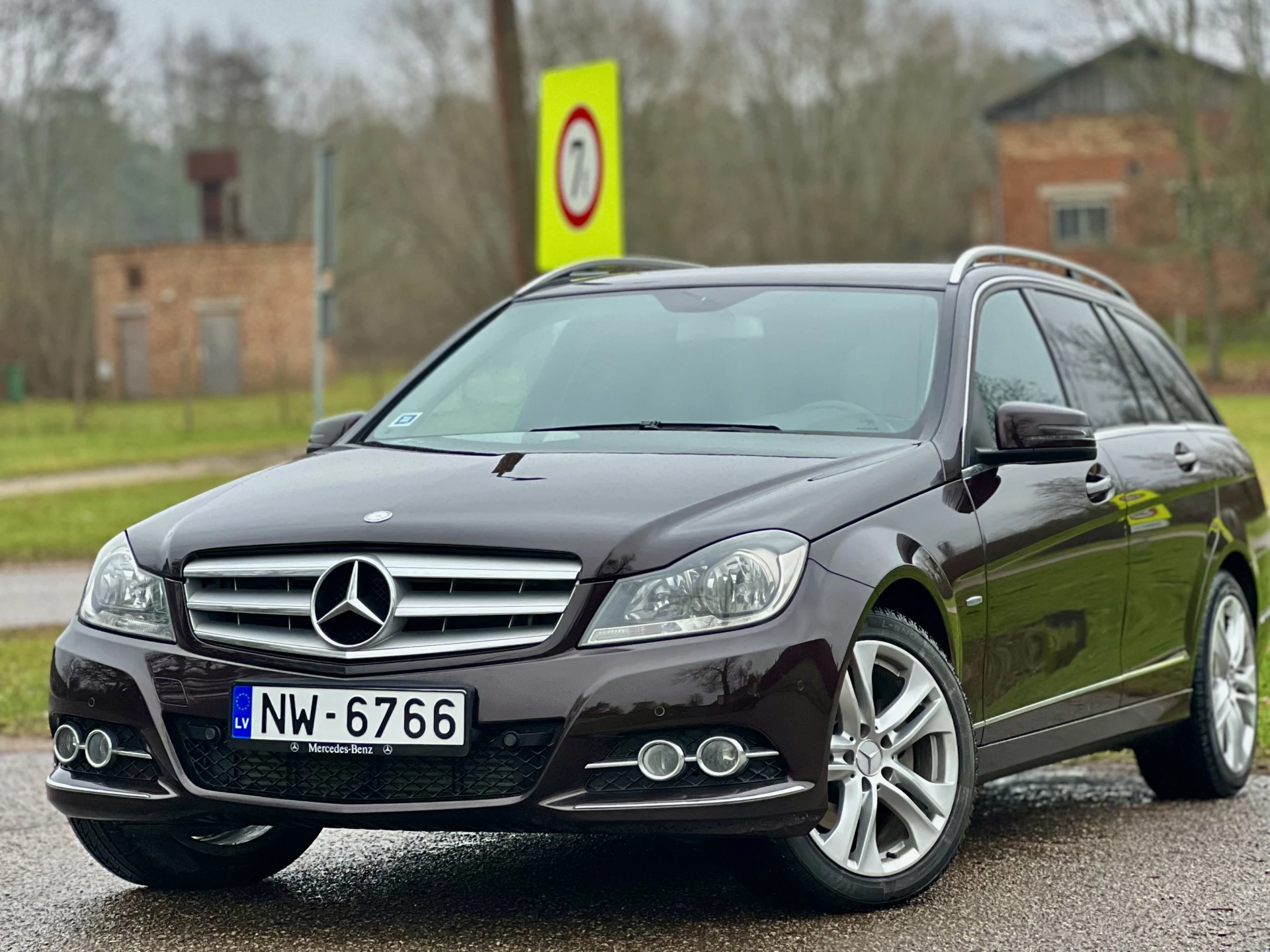 Mercedes-Benz C250