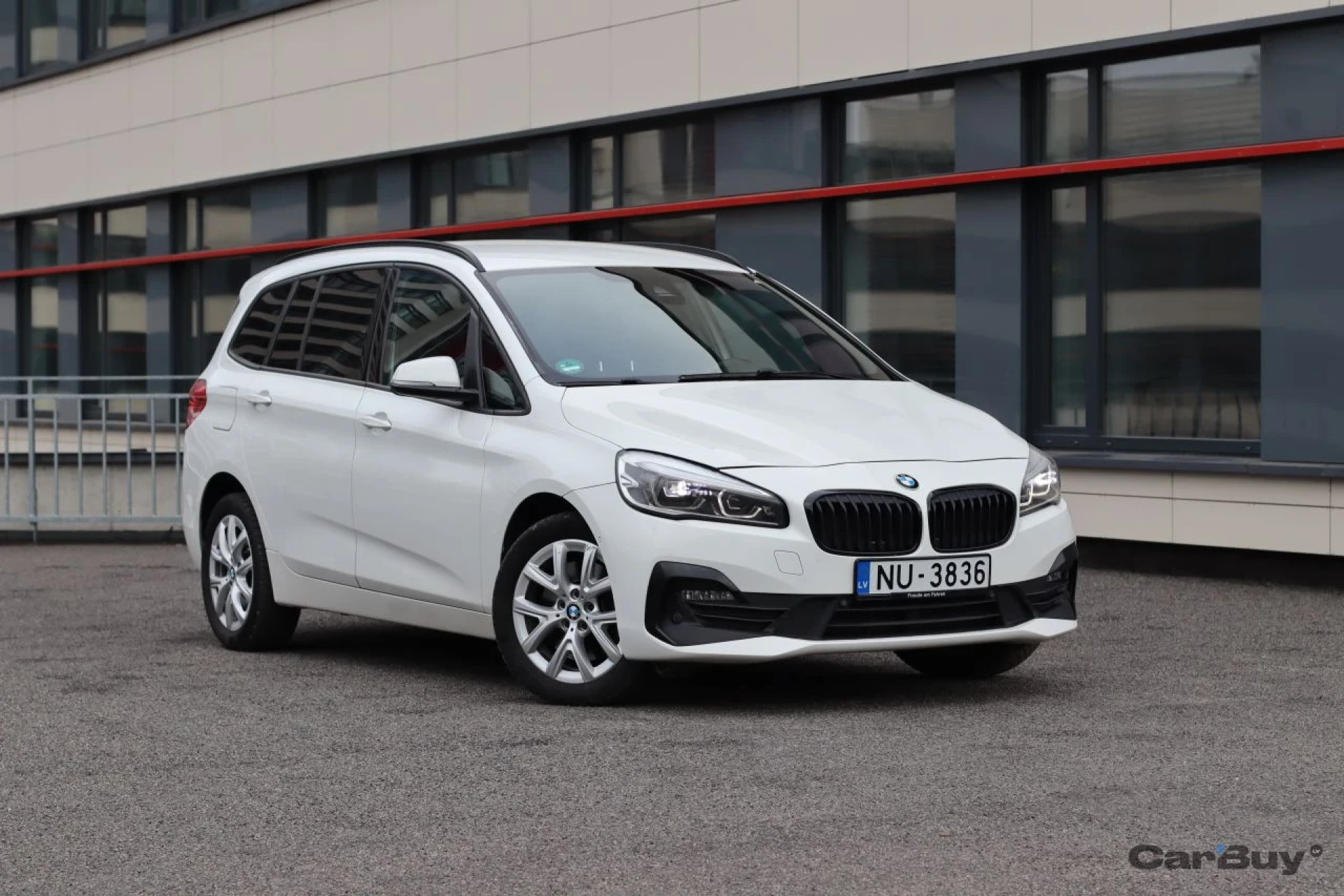 BMW 220