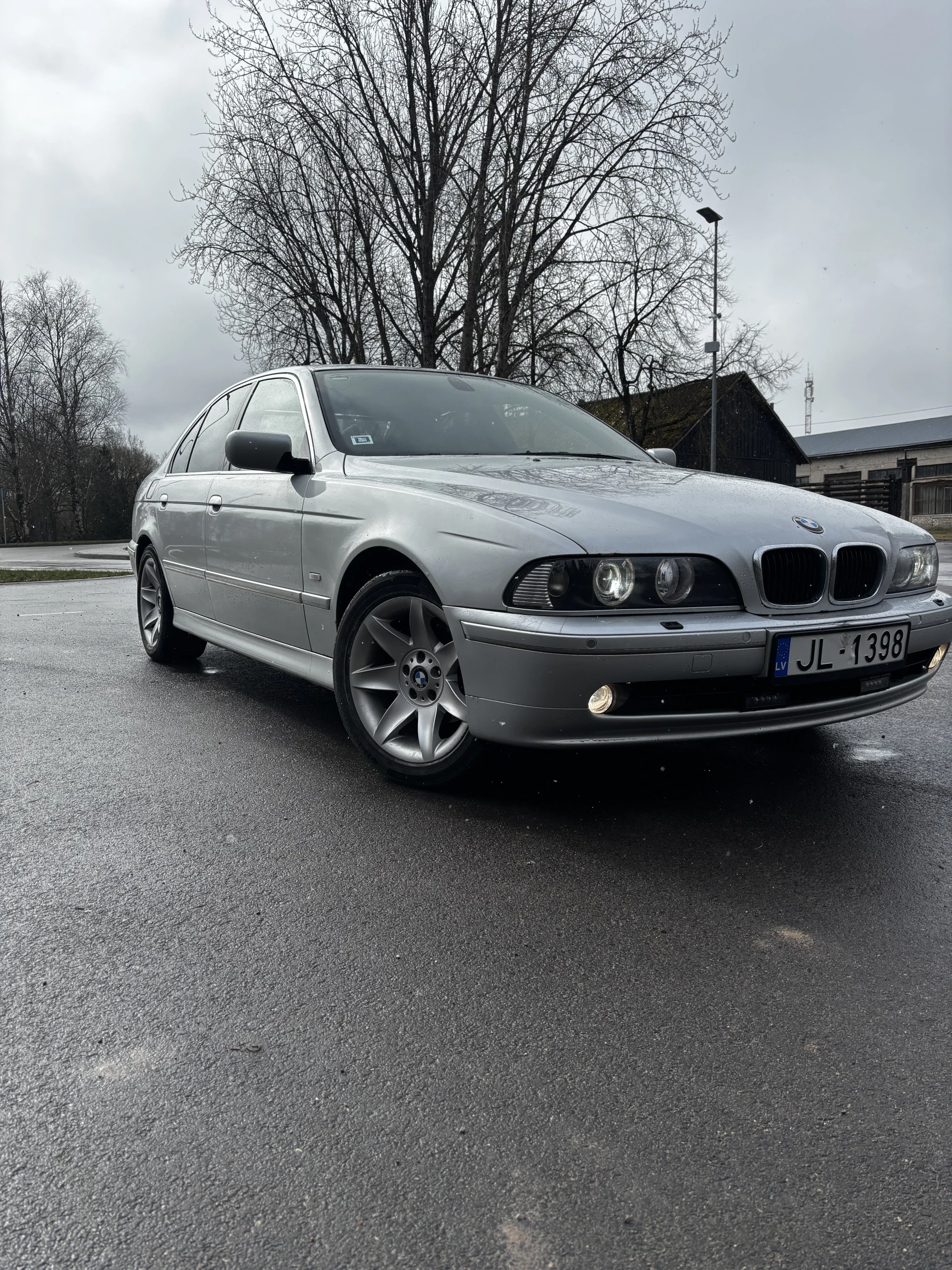 BMW 530