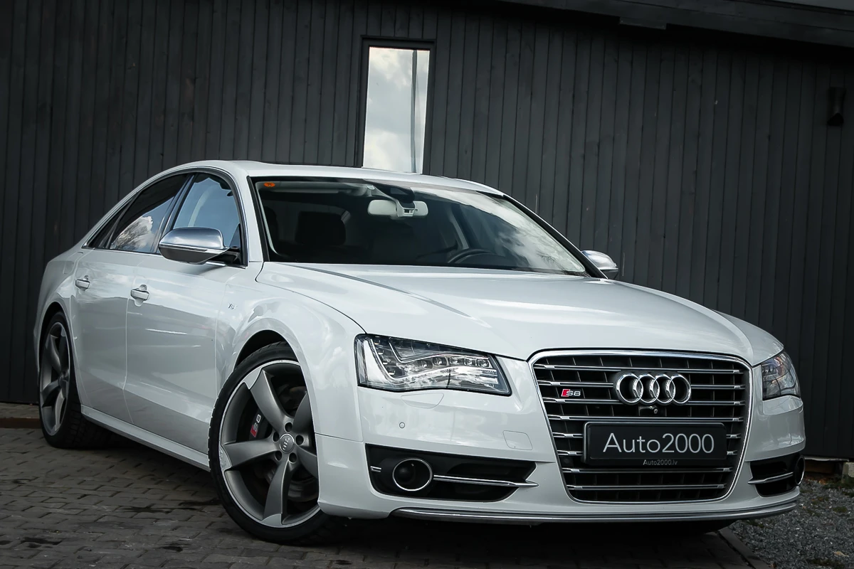 Audi S8